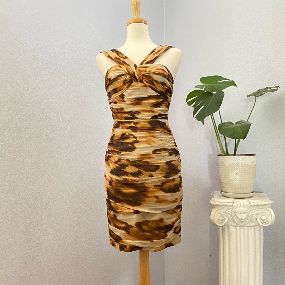 Carmen Marc Valvo 100% silk classy cocktail dress size 4 NWT